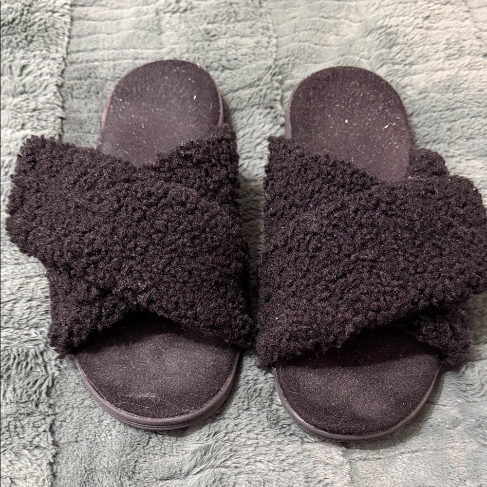 Vionic Plush Black Cross-Strap Slippers